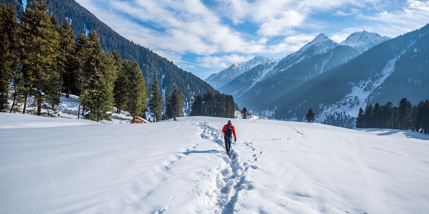 Aru Valley is surrounded by by mountains and glistening rivers that make for a scenic sight