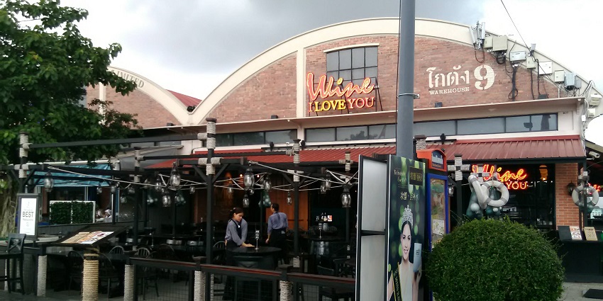 Explore Asiatique The Riverfront, as one of the things to do in Bangkok with family.