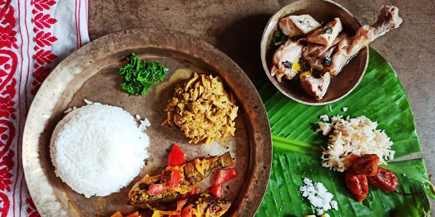 There are plenty of eateries near Chakrashila Wildlife Sanctuary to savour local cuisines.
