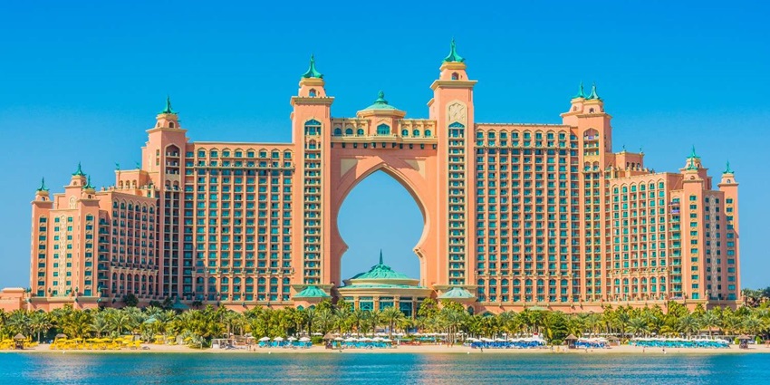 Atlantis is one of the most luxurious and well facilitated places for snorkelling in Dubai