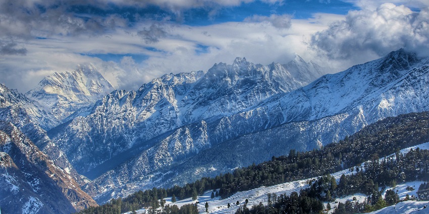 Auli is a popular monsoon destination near Delhi where you can enjoy cable car rides and more