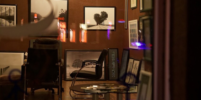 Explore the mesmerising paintings, sculptures, and much more at the Ava Art Gallery