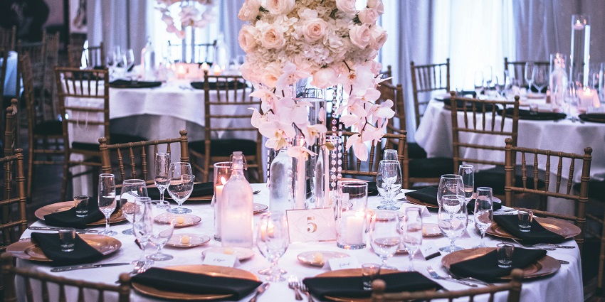 The Avr Hotel And Banquets’s hall number organises live music for dance and entertainment.
