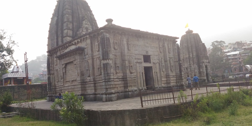 Panchvaktra Temple was founded in between the Beas and Suketi rivers in Mandi.