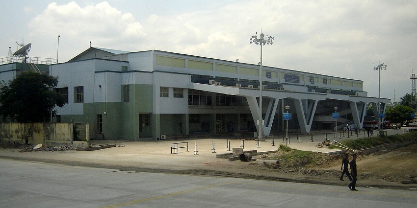 This airport is the nearest from where taxis or cabs are available to reach the final destination.
