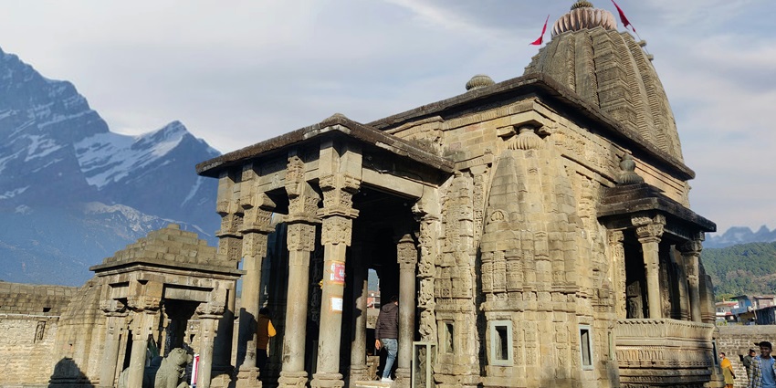 Baijnath Temple is one of the best places to visit around Tashi Jong Khampagar Monastery.