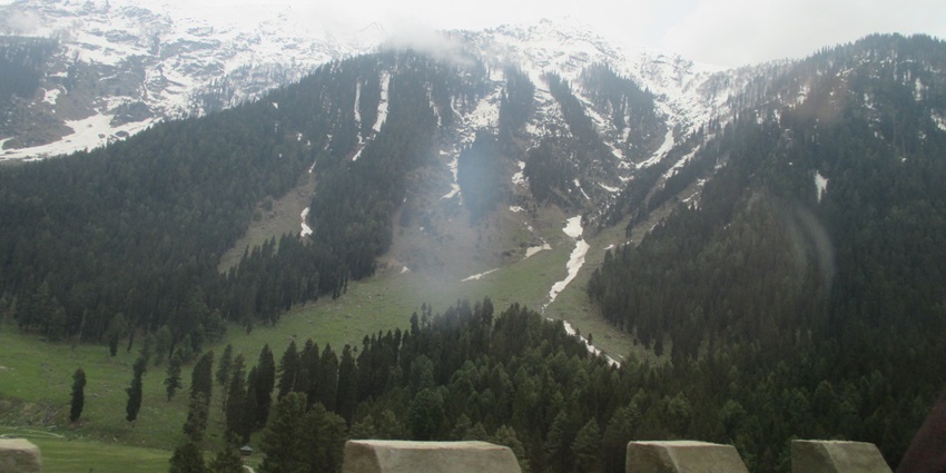 Baisaran is one of the most majestic places to visit around Betaab Valley in March.