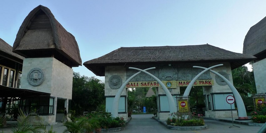 A picture of the entrance of the Bali Safari And Marine Park
