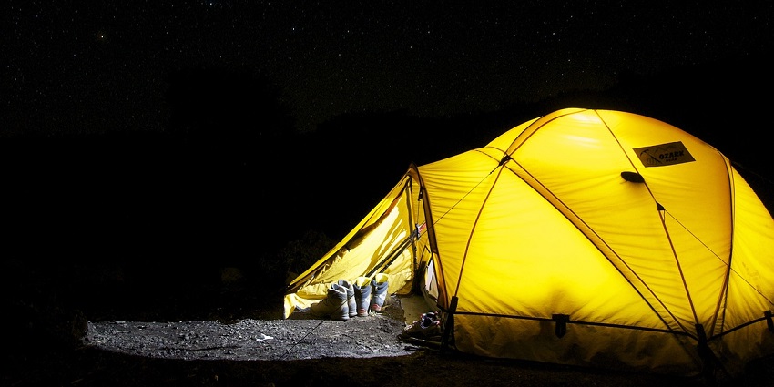 Camping in Puri at Baliharachandi Beach allows you to wake up to stunning sunrises over the Bay of Bengal.