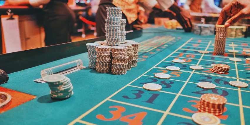 A view of a game going on in Ballys Casino, a quaint place to relish Sri Lanka nightlife.