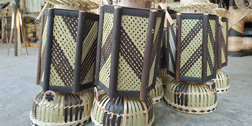 Shopping for souvenirs at the Rangpur Market is one of the best things to do in Silchar.