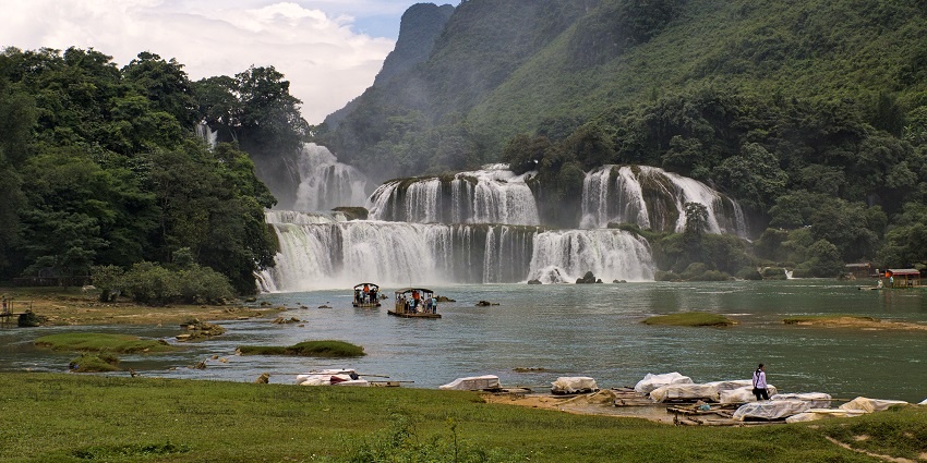 Watch out for the beautiful views of Ban Gioc Waterfall - one of the Vietnam Waterfalls.