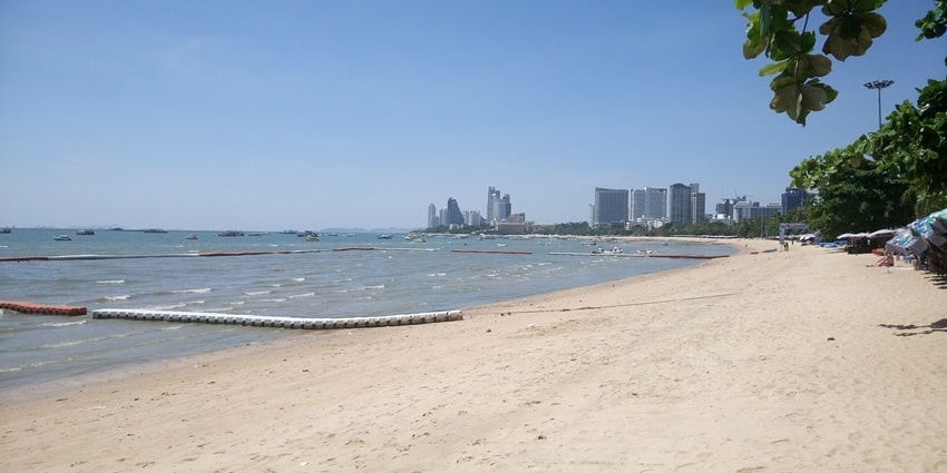 Sit back and relax in Bang Saraya Beach which is one of the beaches in Pattaya.