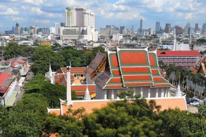 Enjoy the breathtaking views of Bangkok city, the Thailand’s capital, from the Mt. Golden.