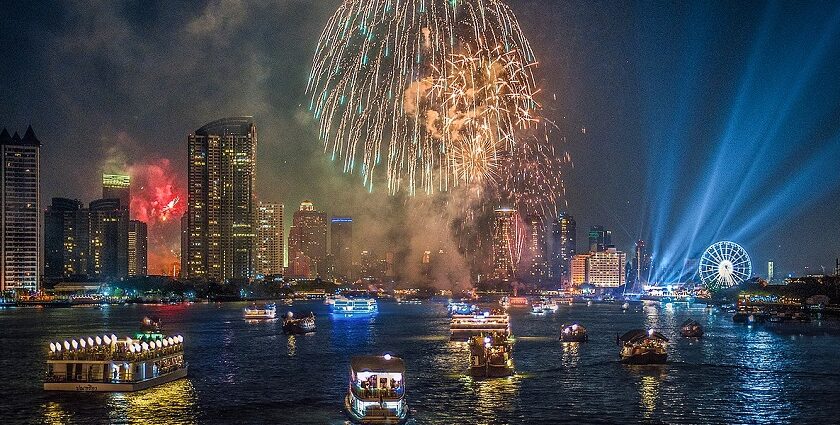 A beautiful mesmerising image of new year celebration in the city of Bangkok.