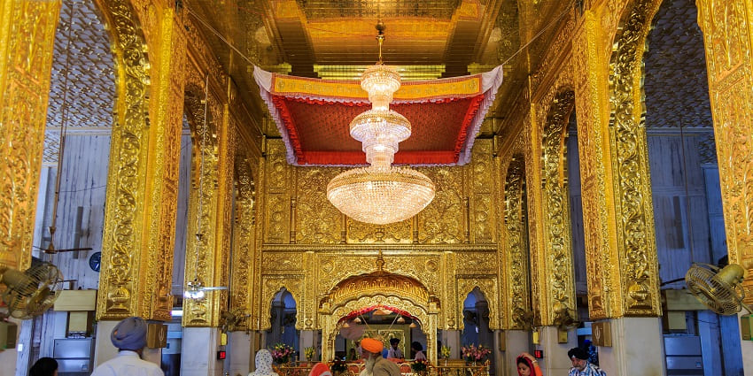Bangla Sahib Gurudwara is one of the most serene and religious places in Delhi.