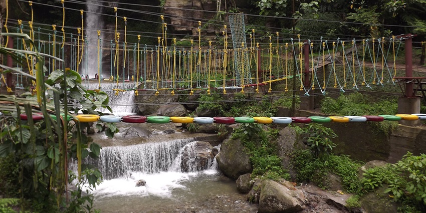 Banjhakri waterfall is one of the most significant waterfalls in Gangtok for travellers.