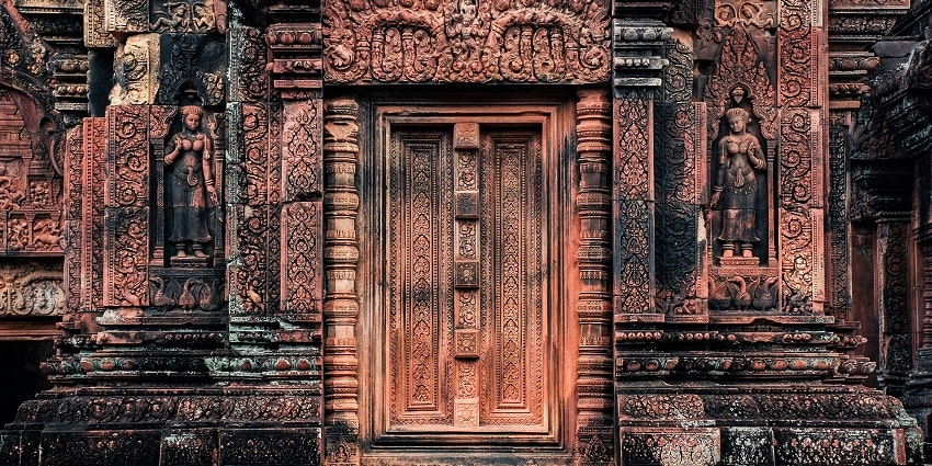 See the unique architecture and history at Banteay Srei which is dedicated to Hindu gods.