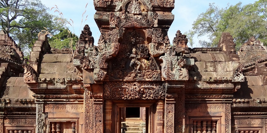 Explore the serene Banteay Srei on your visit to the Bayon temple in Siem Reap, Cambodia.