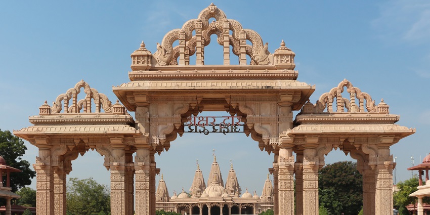 Seek blessings at the Baps Shri Swaminarayan Temple & enjoy the spiritual ambience.