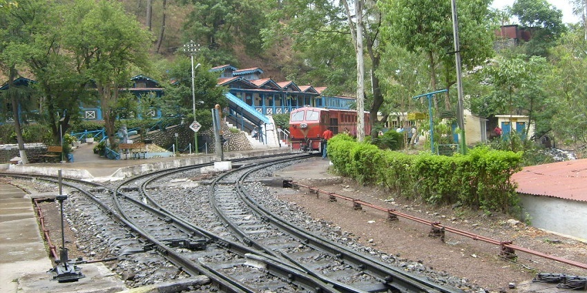 Barog is a tranquil and attractive hill station near Solan that is perfect for scenic walks