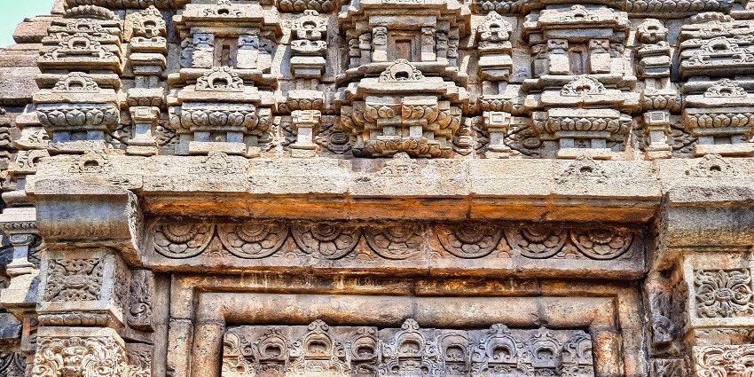 Basheshwar Mahadev Temple, one of the holy places to visit near Kais Wildlife Sanctuary.