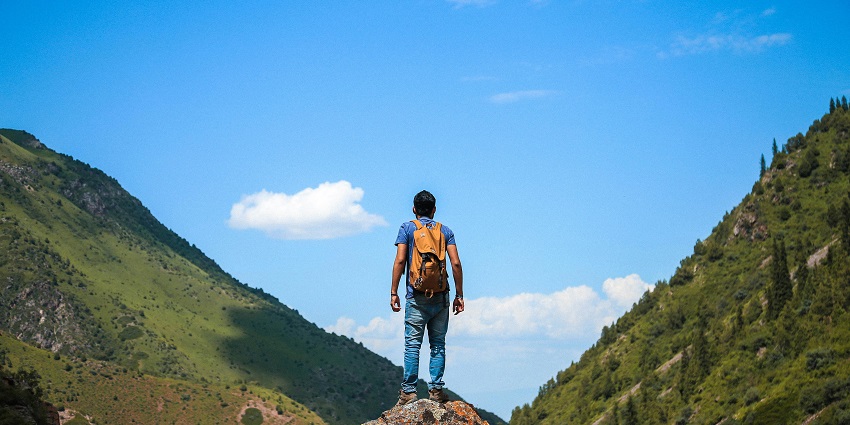 Bashleo Pass Trek is among the top ten trails for trekking in Great Himalayan National Park.