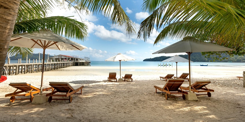 Luxurious beach resort with pristine sandy shores, clear blue waters - beaches in Bangkok.