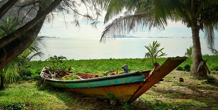 Picturesque view of beach surrounded by lush greenery and rocks - beaches in Koh Samui