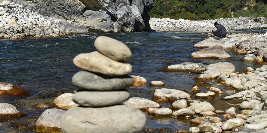 Take a refreshing dip in the serene Beas Kund located in Himachal Pradesh, India.