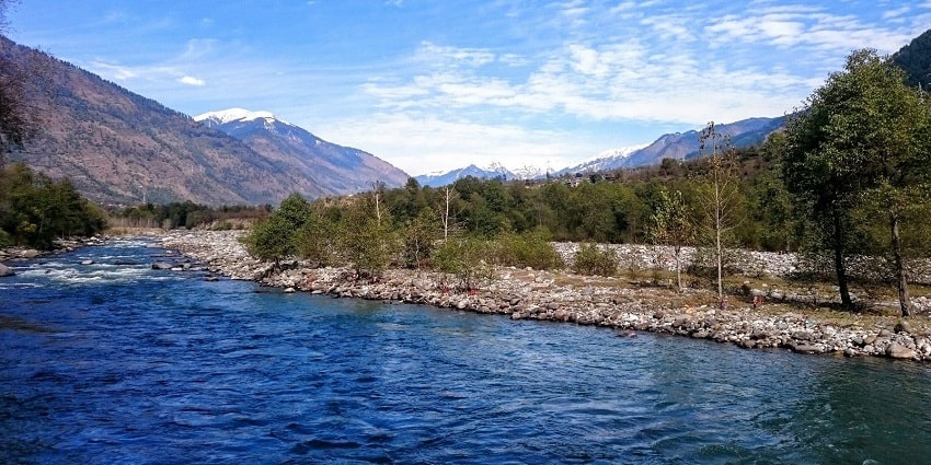 Beas River is one of the most enchanting places to visit for every traveller in Himachal.
