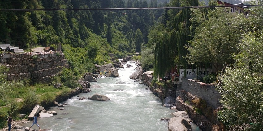 Enchanting view of the beas river, a serene sight for travellers to retreat to away from the noisy city life