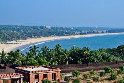 Bekal Fort is a historic fort in North Kerala, India, attracting several visitors daily.