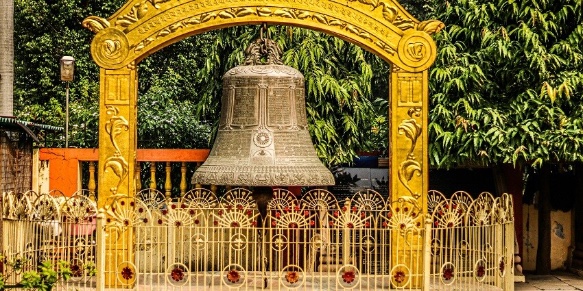 The first thing to do is to offer prayers and seek blessings from the deity on your turn.
