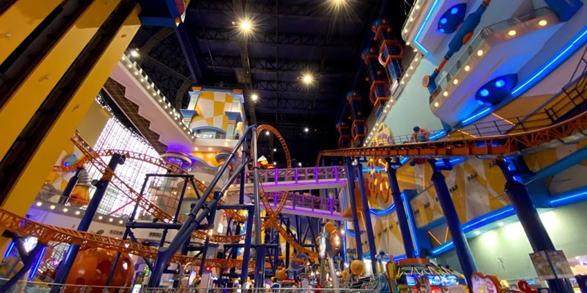 An indoor amusement park with thrilling rides, arcade games, & entertainment for all ages.