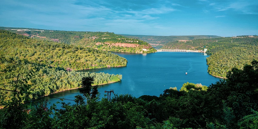 Explore the serene villages of Andhra Pradesh on your visit to the Mallikarjuna Temple.