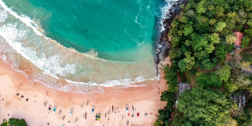 The best time to visit Sri Lanka to witness Bentota nightlife is from November to April.