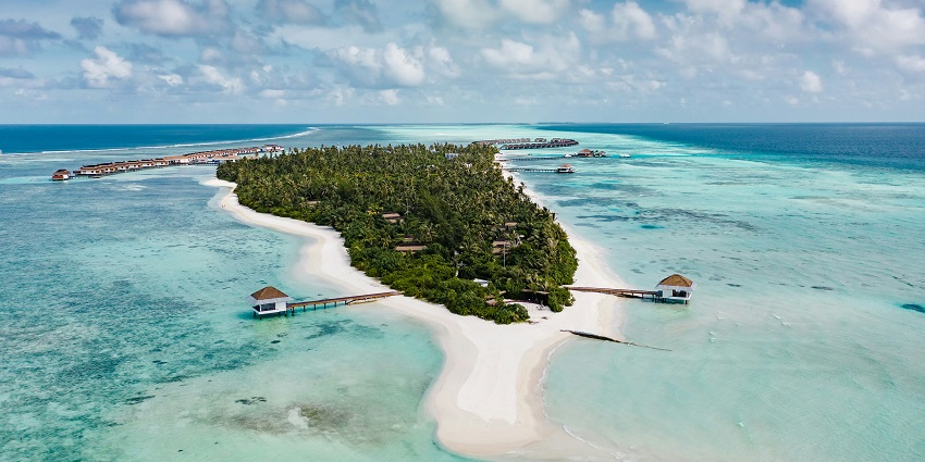 The climate during the dry season is typically best for outdoor activities & sightseeing.