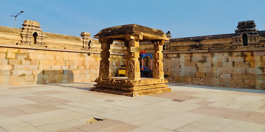 This attraction showcases its utmost beauty during the winter months as the weather is favourable