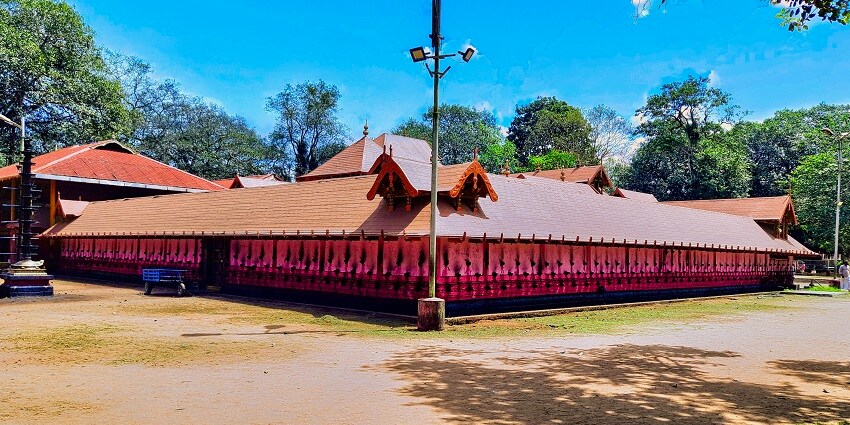 A picture of a temple taken from a diagonal angle from outside