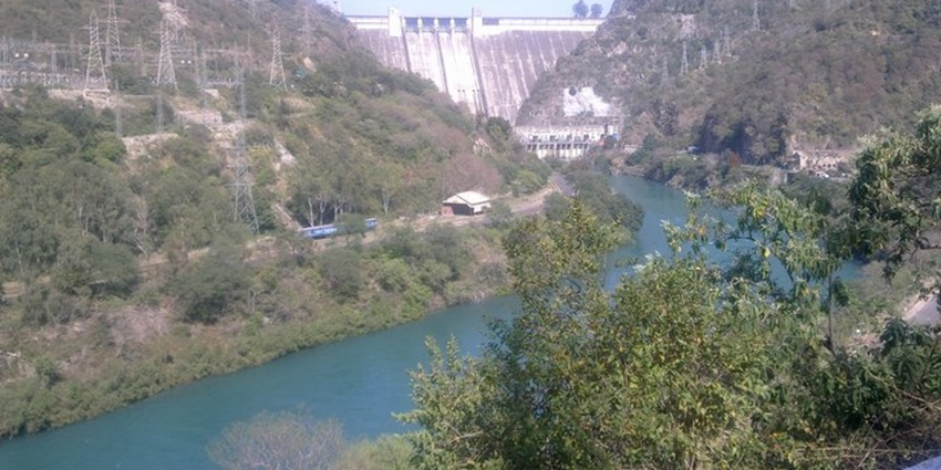 This dam built upon the Sutlej river is an engineering marvel perfect to explore for the curious tourists