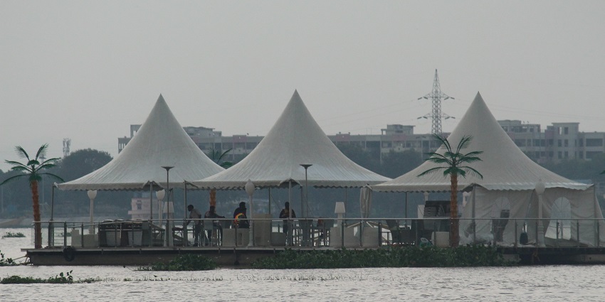 Bhavani Island is popular for its water activities and breathtaking views of surroundings.