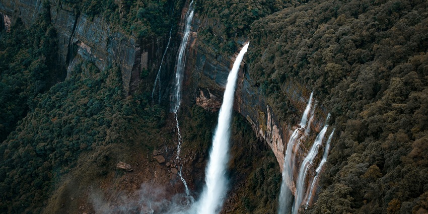 A glimpse of the Bhim Nala Waterfall, one of the attractions near Lachen Monastery.