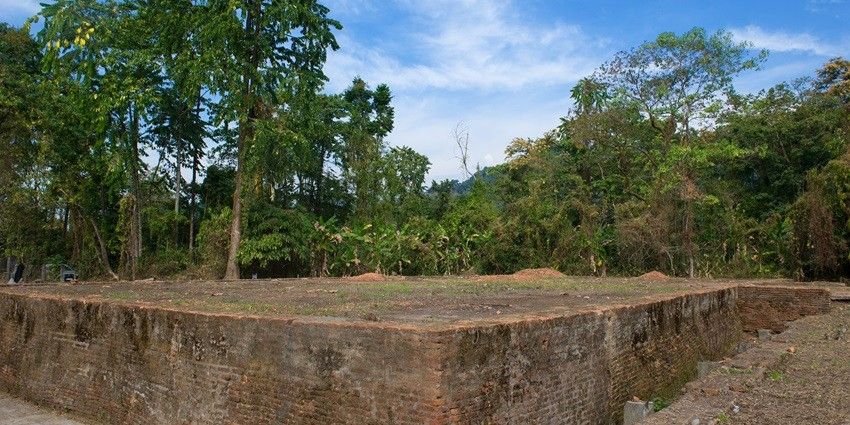 The ruins of the temple platform and the fort near the Dihang Dibang National Park