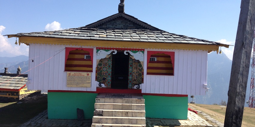 Explore the traditional Himalayan architecture of Bijli Mahadev Temple, Himachal Pradesh.