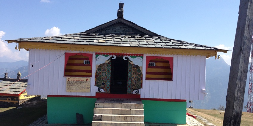 Explore the traditional Himalayan architecture of Bijli Mahadev Temple in Kullu Valley.