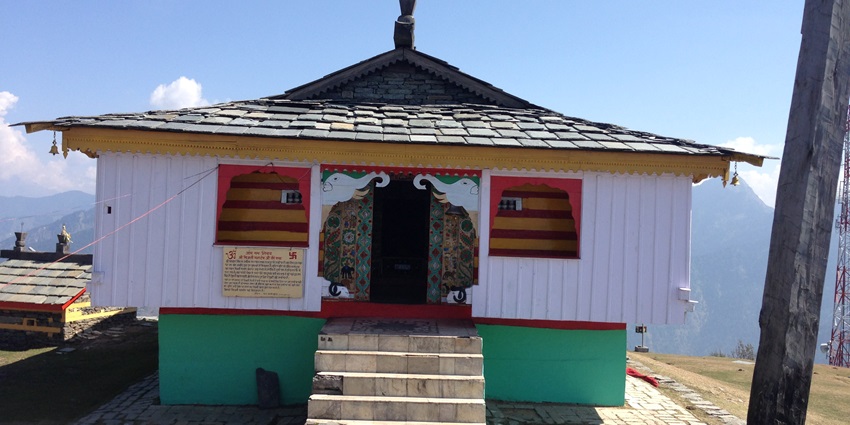 Panoramic view of the Bijli mahadev temple and its snow covered surrounding in Manali