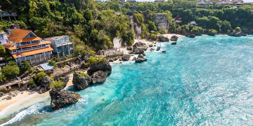 Bingin Beach is a breathtaking treasure with high cliffs and white sand in Bali