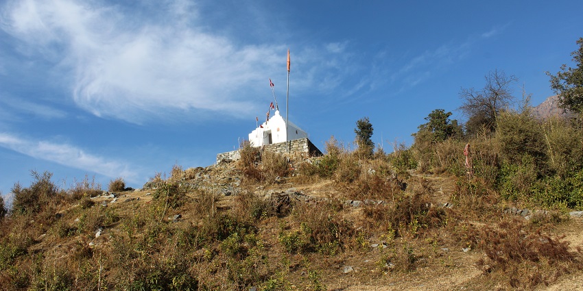 This temple situated at the foothills of Dhauldar mountains, a must-visit pilgrim site