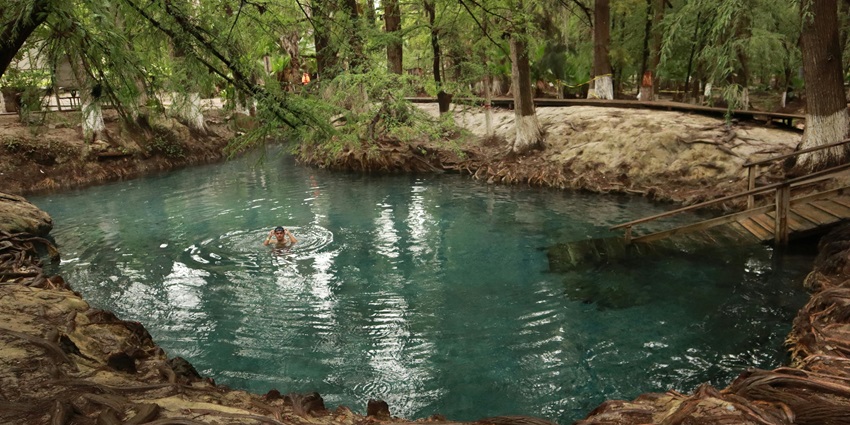 Blue Pool Krabi is a spot for those who want to spend time lazying around on a vacation.